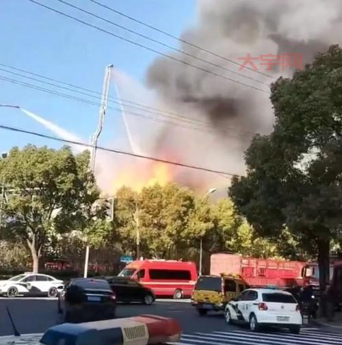 上海起火事件最新进展，救援情况和原因调查！